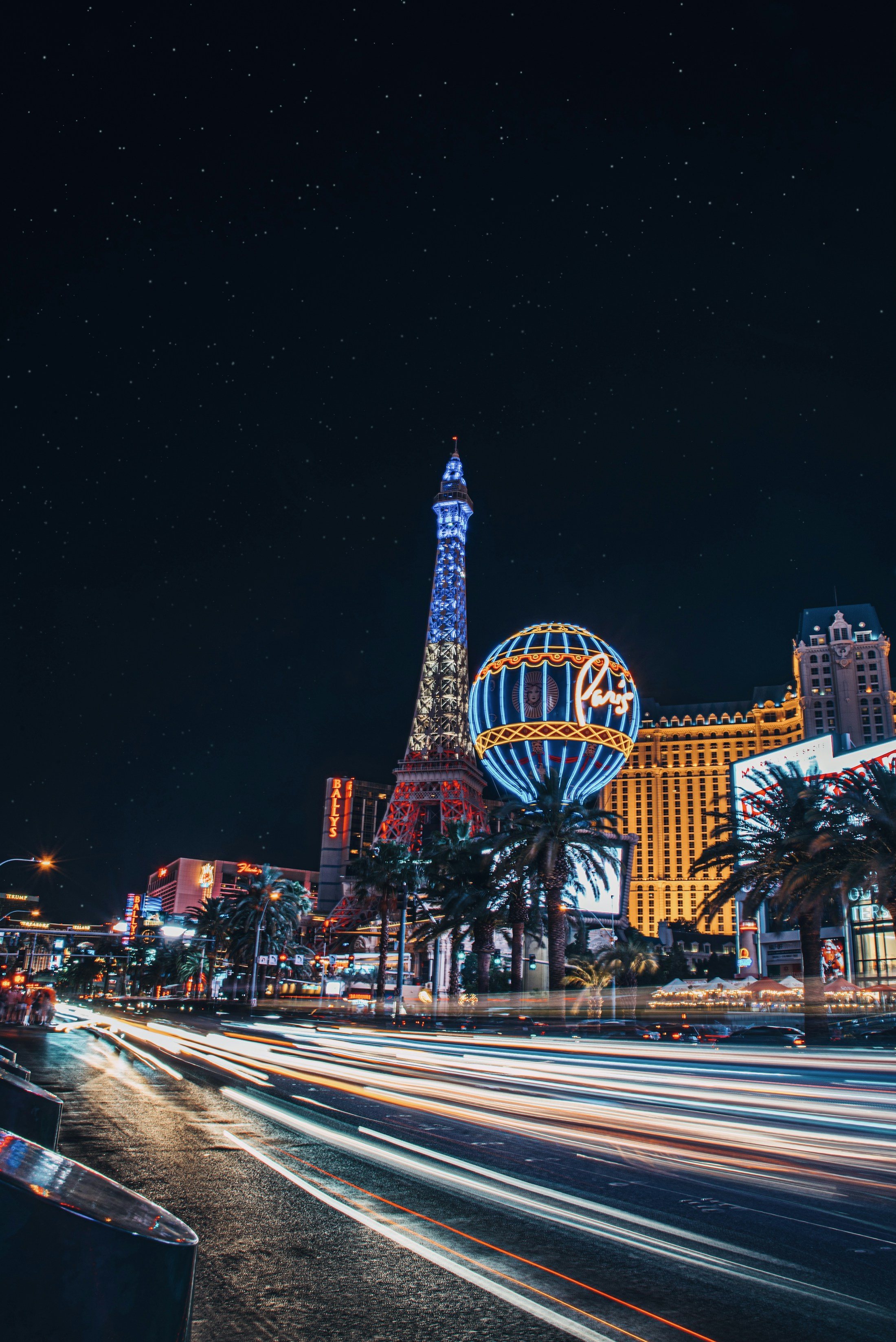 Le Strip de Las Vegas illuminé de nuit